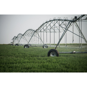 sistema de irrigação de pivô central de treliça