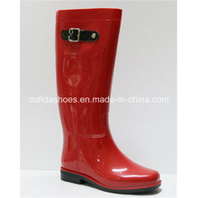 Botas de goma largas rojas atractivas del invierno de las mujeres planas