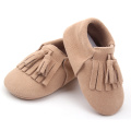 Handgefertigte Babyschuhe aus Wildleder mit weicher Sohle