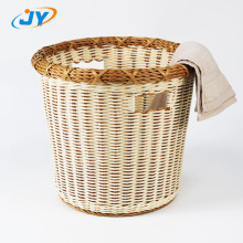 Handgeklemmter waschbarer Plastik -Rattan -Waschkorb