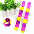 Pulseiras espetaculares no atacado Slap Bracelets Spiky Slap Band