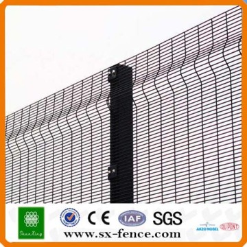 Green coated welded security high fencing