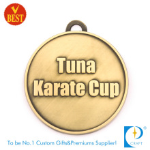 Alta qualidade personalizada barato die casting 2D design karate medalha com latão