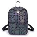 Moda personalizada de alta qualidade de couro PU Geométrico Reflexivo Mochilas luminosas para homens e mulheres Mochila portátil para Kid Sch