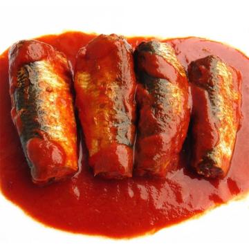 Sardinas enlatadas en salsa de tomate Pescado enlatado