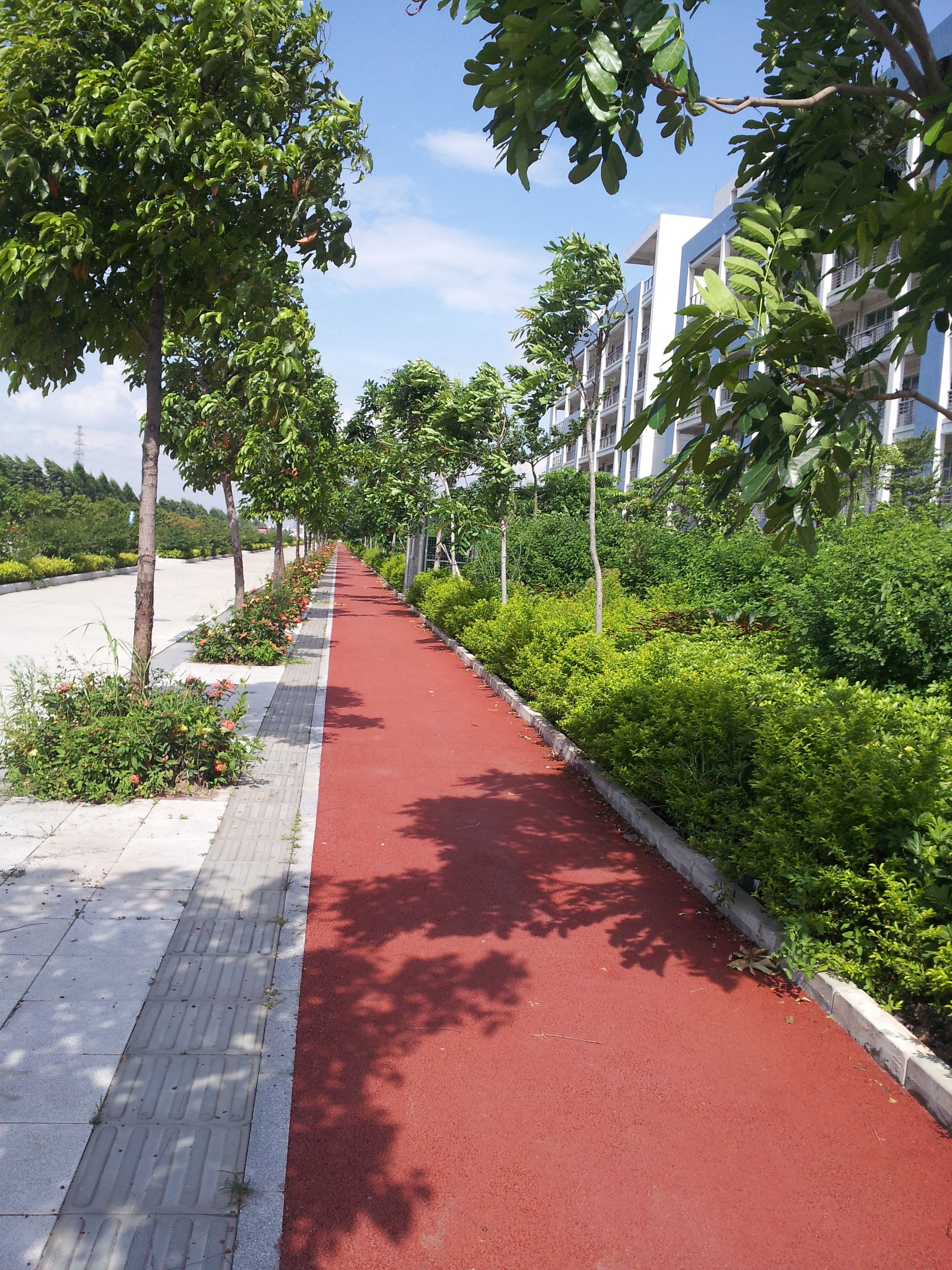 Red permeable floor