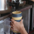 Heiße verkaufende wiederverwendbare Silikon-Kaffeetasse im Freien