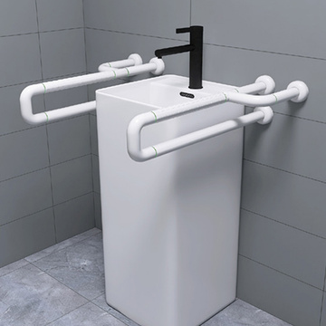 Main-d&#39;œuvre de lavabo pour les personnes âgées