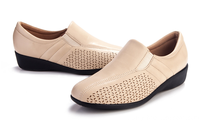 elastic design casual shoes