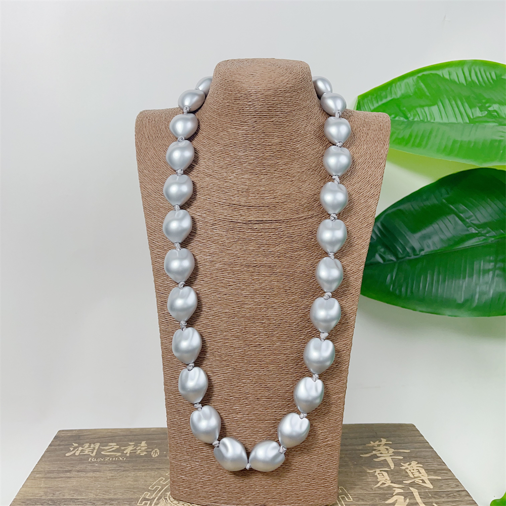 kukui nut lei KN-jn061_0004 kukui nut lei KN-jn061_0004