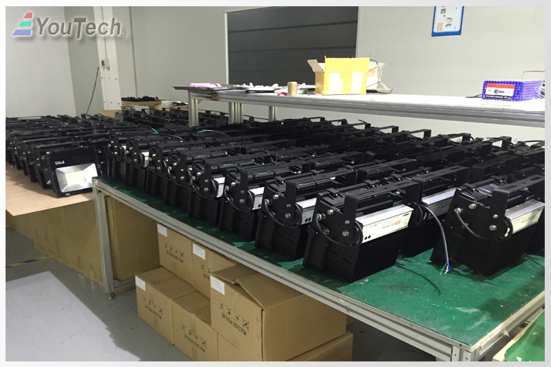 LED flood light production