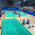 günstiger Badmintonplatz Sportboden