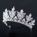 Couronne en perle de type fleur pour la reine