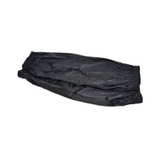 Manga impermeable del tatuaje negro profesional