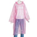 Imperméable léger d&#39;extérieur en plastique PE avec manchon