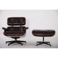 Charles e Ray Eames Lounge Chair e otomano