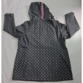 Yj-1067 Impreso Negro Microfleece impermeable transpirable Womens Hooded Softshell Jacket