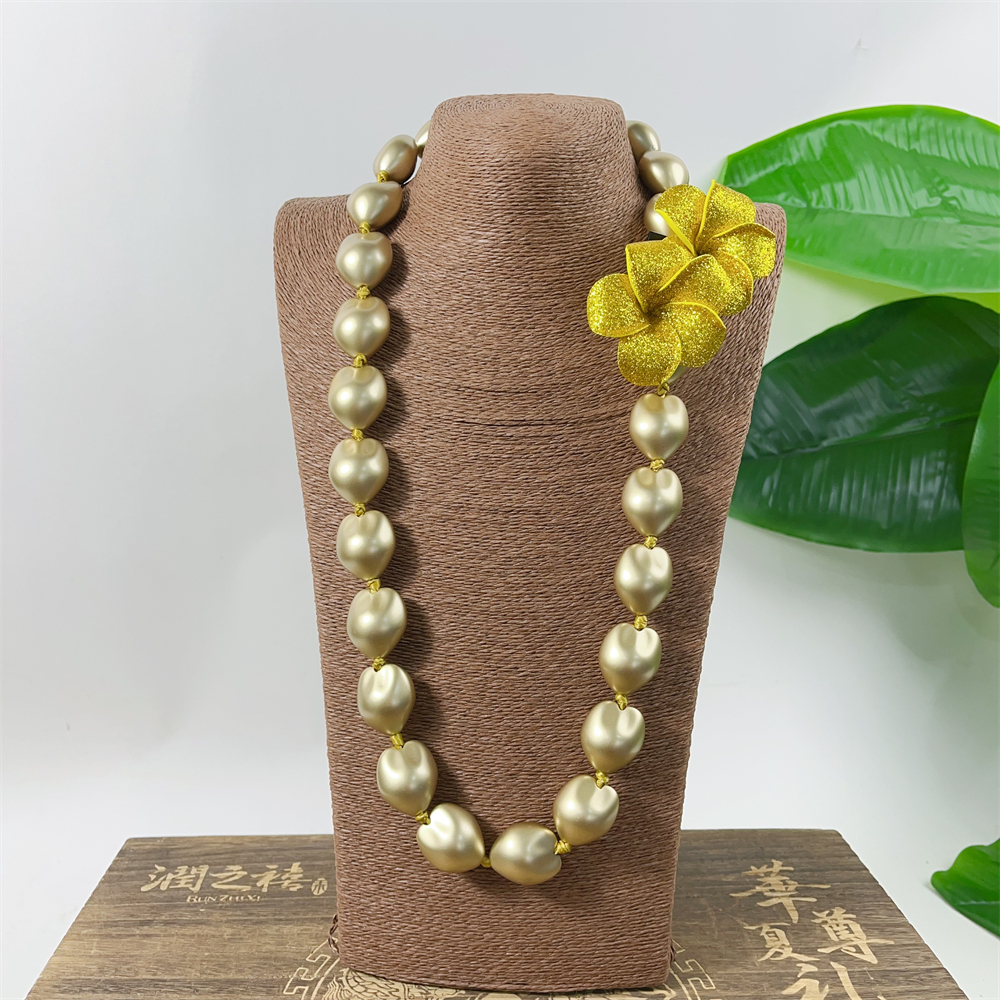 kukui nut lei KN-jn061_0023 kukui nut lei KN-jn061_0023