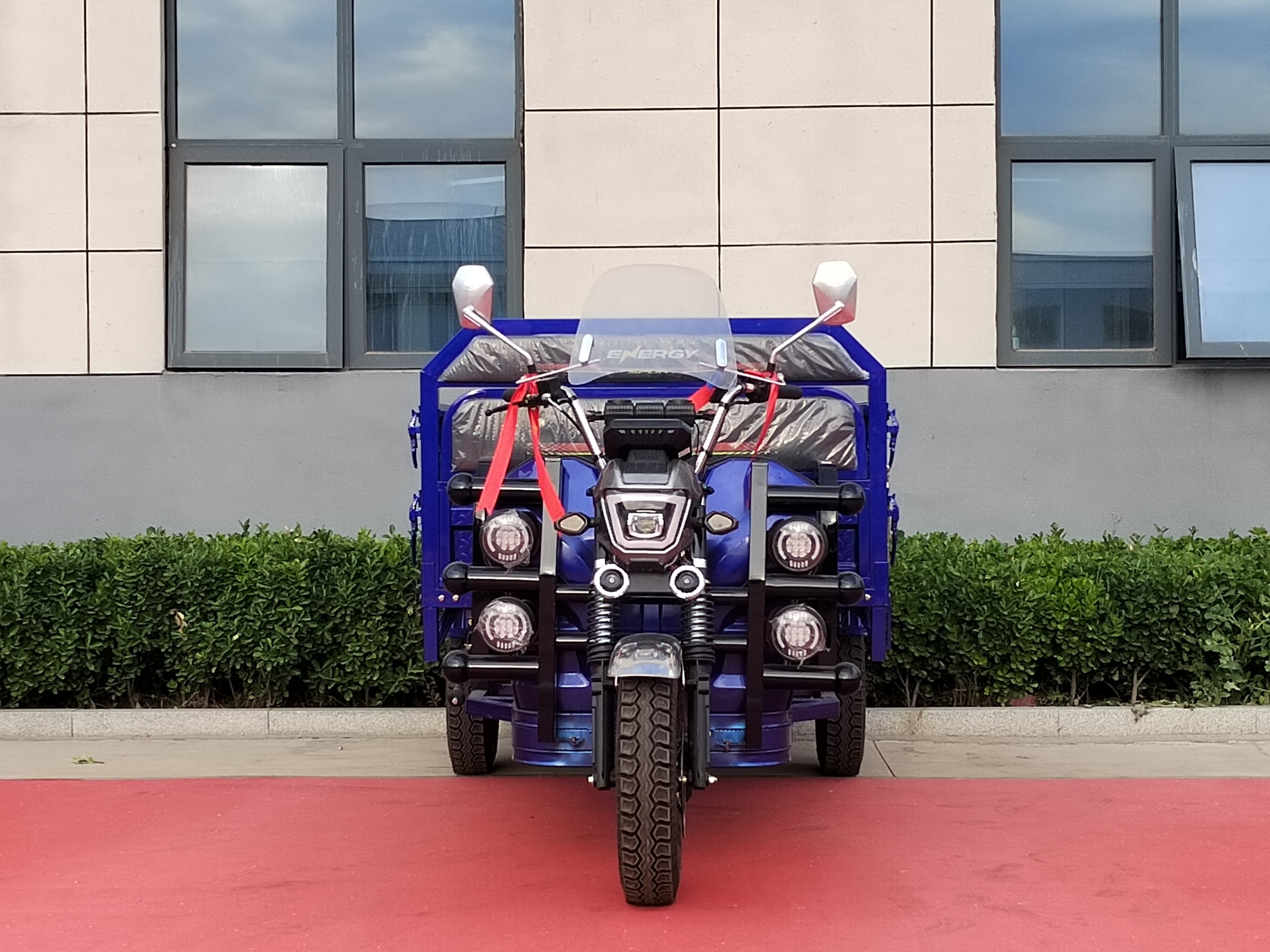Big G five-lamp QJ180 seven-wheel electric tricycle Big G five-lamp QJ180 seven-wheel electric tricycle