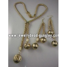 gold plating jewelry set with diamond