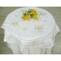 Nappe ronde broderie creuse