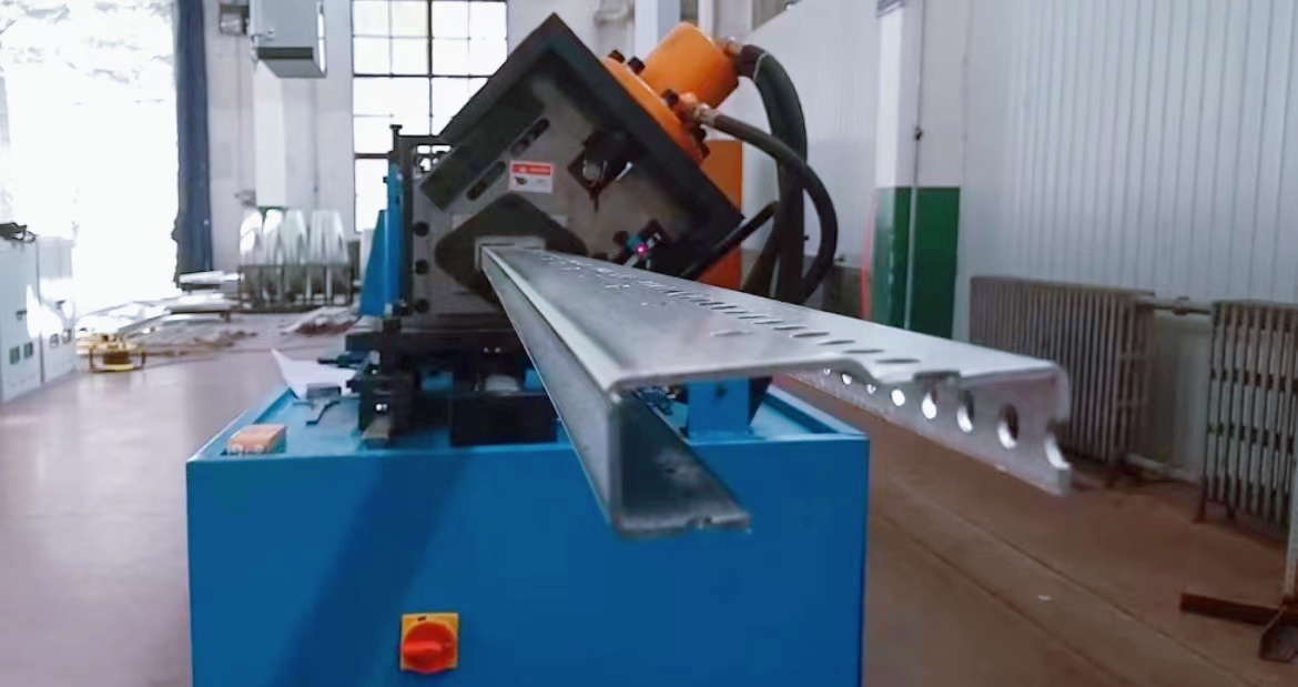 Roll forming machine Roll forming machine