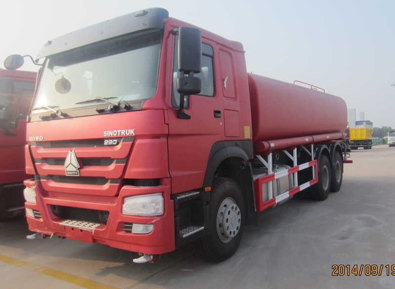 Sinotruk Howo 20 Cubic Meter Water Truck Red