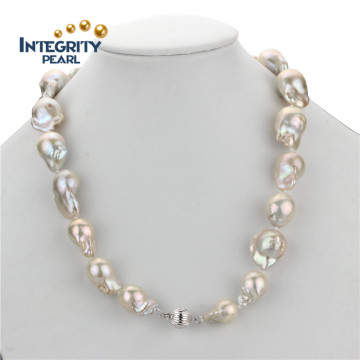 Fashion AA 15mm Large Nucleated Barroco Collares de perlas más recientes