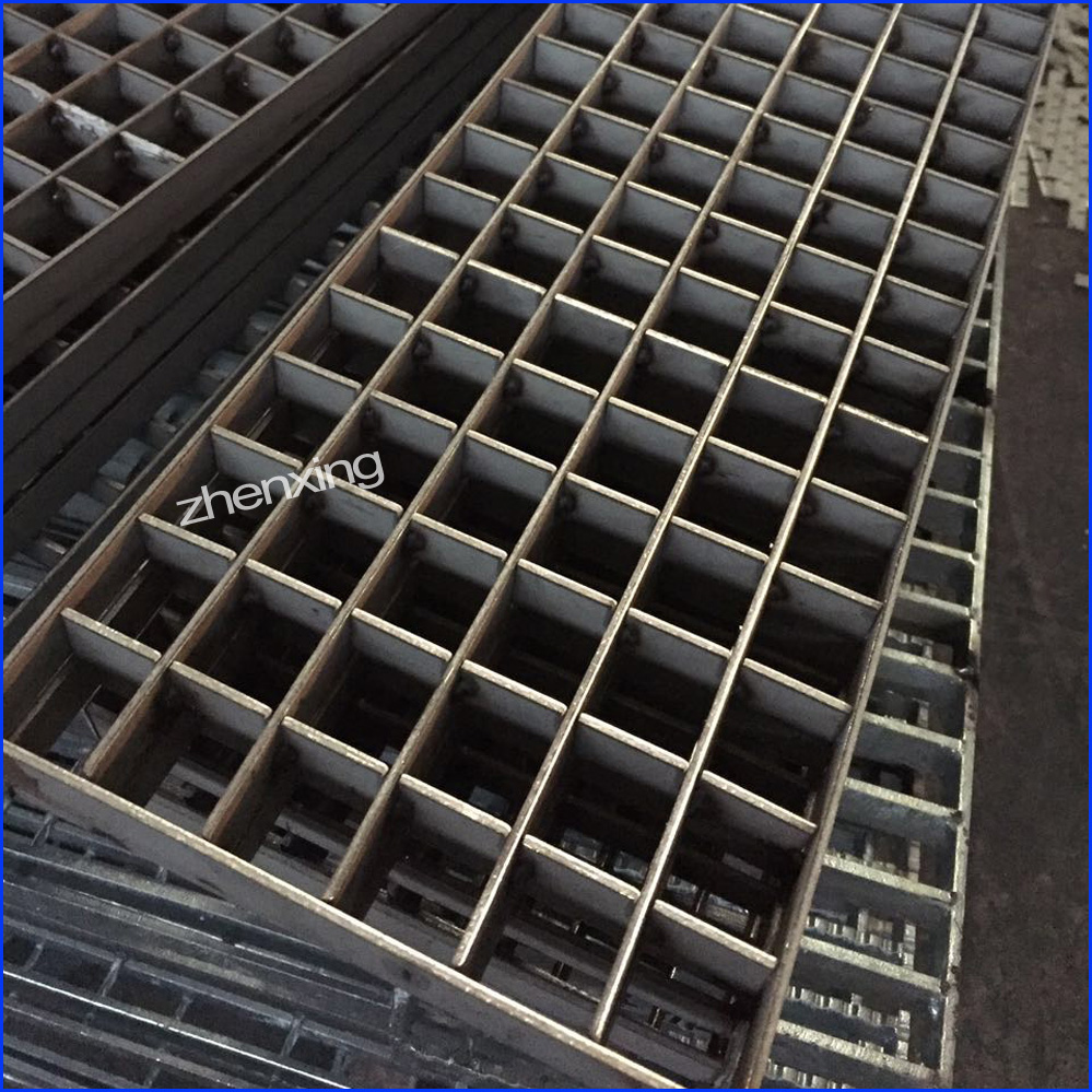 Pressure Locked Grating