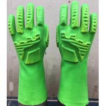 Guantes de PVC verde con TPR en la mano de vuelta