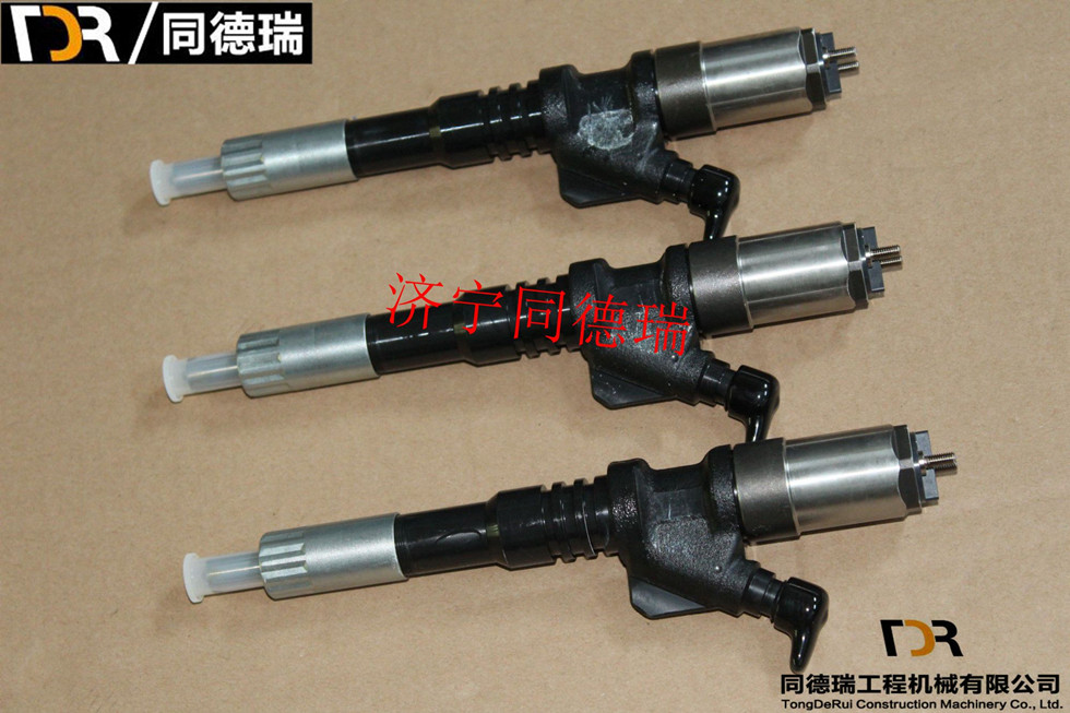 PC400-8 Fuel Injector