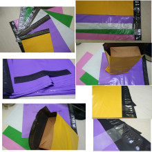 Bolsas polivinílicas a color personalizadas con adhesivo Peel y sello