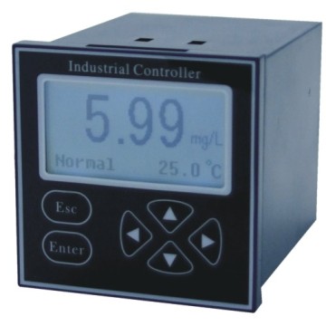 Industrial on-line dissolved oxygen meter
