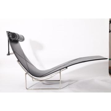 Réplique de chaise longue Poul Kjaerholm PK24 en cuir