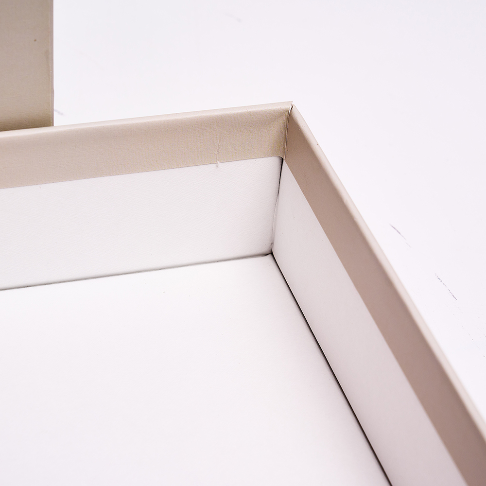 Custom Rigid Boxes and Packaging Custom Rigid Boxes and Packaging