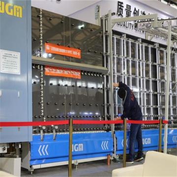 Machine de traitement du verre isolant pour assemblage extérieur