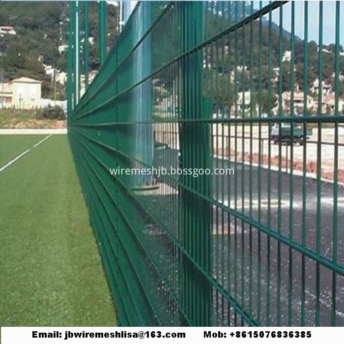 868/656 Powder Coated Double Weft Wire Mesh Fence