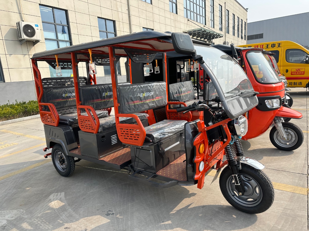 Passenger electric tricycle Passenger electric tricycle