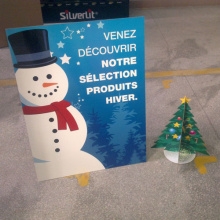 Surface ondulée de bonhomme de neige Standee, Présentoir en carton Stand for Promotion