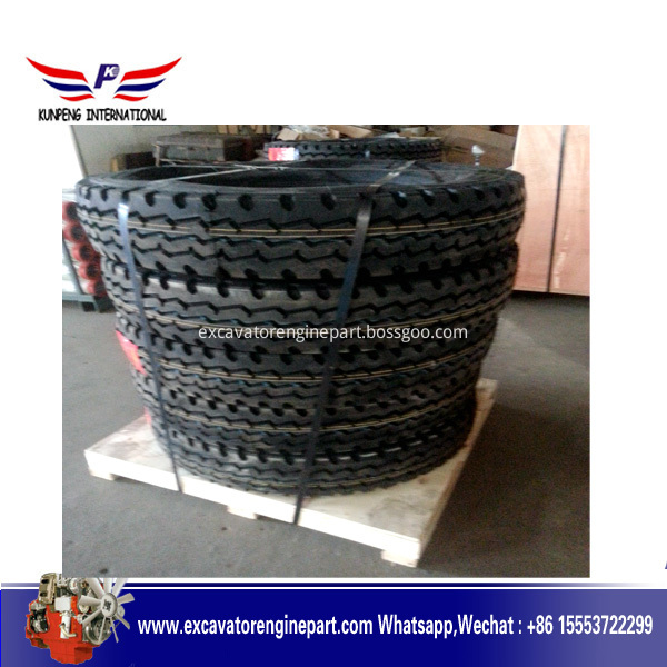 Zambia Tyre With Wooden Pallet And Iron Brand