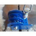 Feeding agriculture hand winch