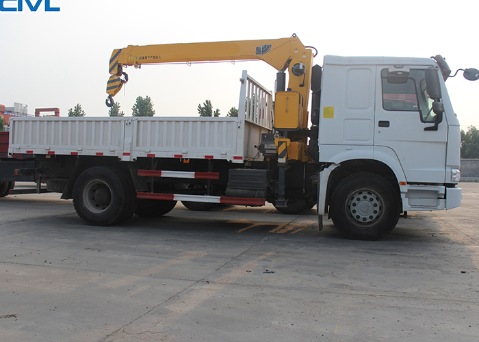 4x2 Crane Mounted Truck 1