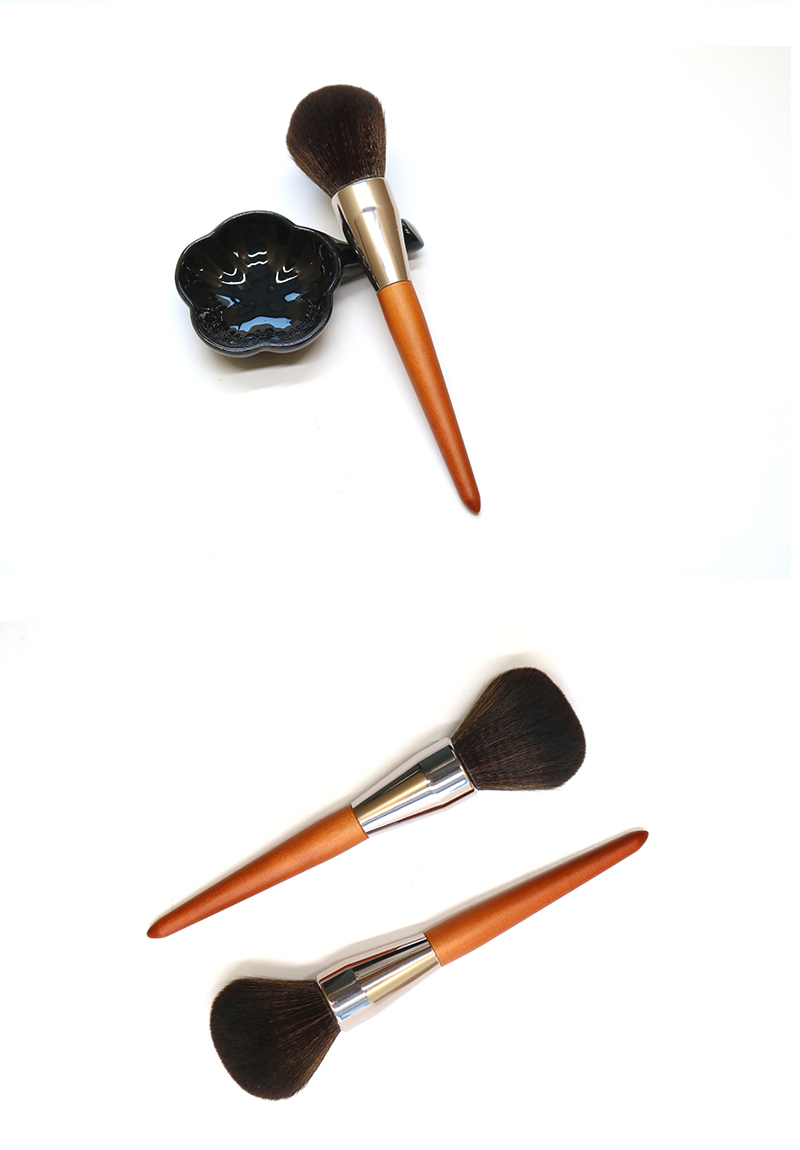 Single Large Powder Brush 10