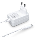 Adaptateur d&#39;alimentation blanc AC à DC 12V 1.5A