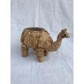 Seaweed woven camel decorative pot