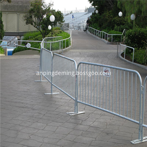 Crowd control barrier