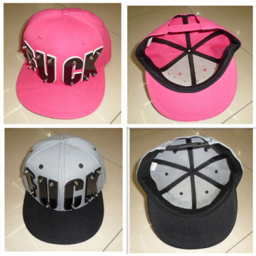 Acrílico personalizado carta foda Baseball Caps Snapback rebite Spike tachas punk cap chapéu