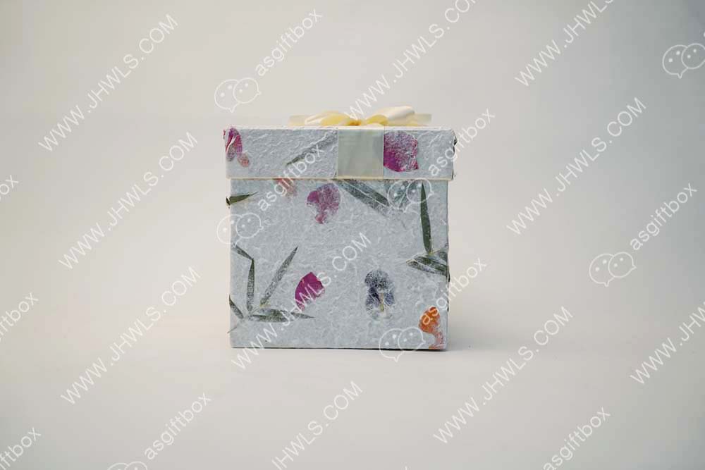 Petal paper gift box