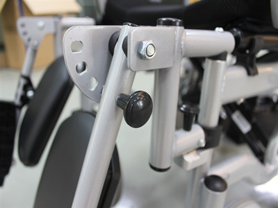 Multipurpose electric wheelchair (4)
