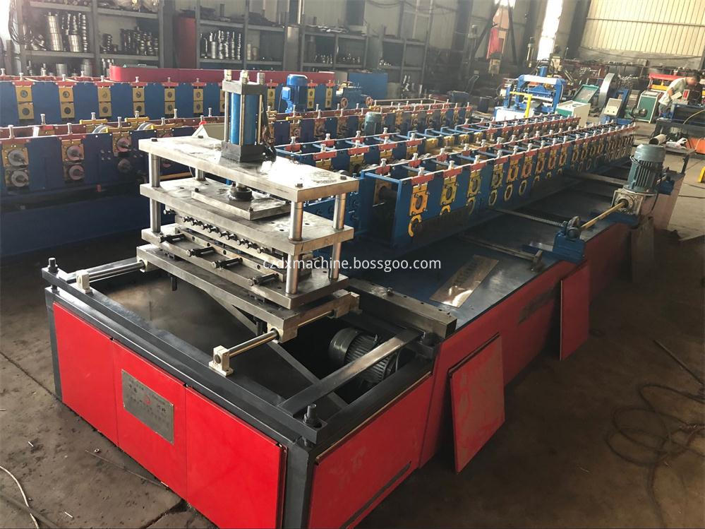 Cold plate roof panel roll forming machine